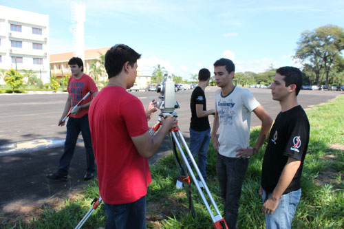 Alunos do curso de Engenharia Civil já começam a trabalhar com equipamentos  em aulas práticas - UniSALESIANO Araçatuba/SP