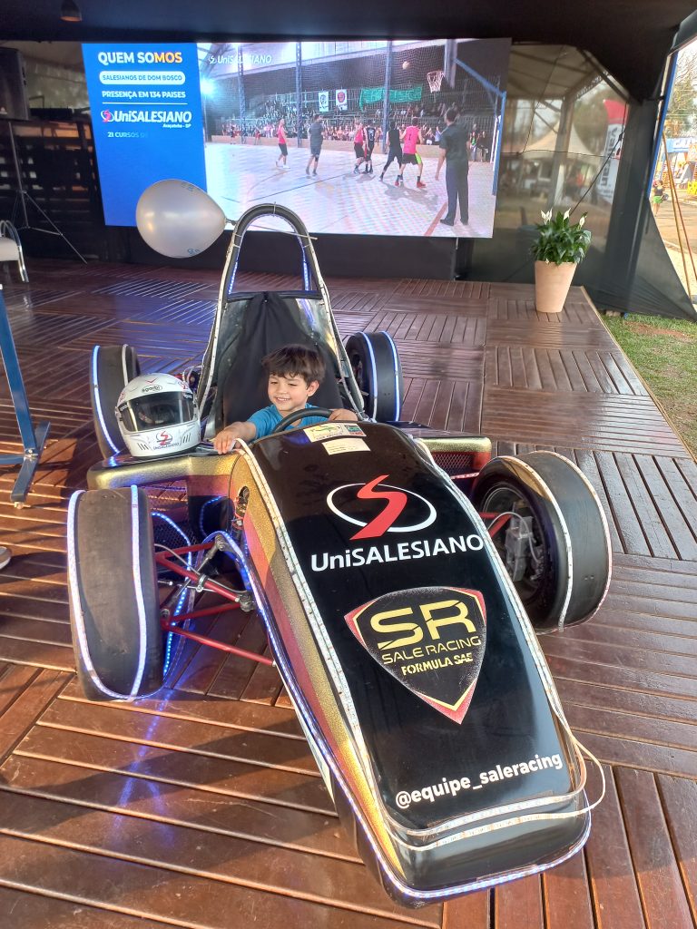 Presença de carro de corrida do UniSALESIANO é sucesso em dois grandes  eventos de Araçatuba - UniSALESIANO Araçatuba/SP